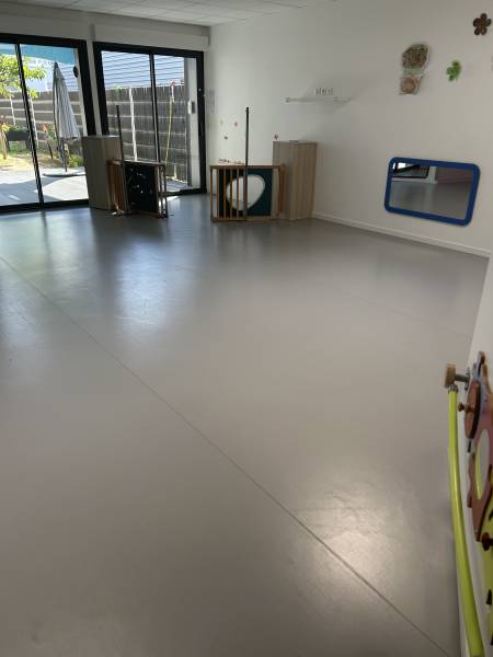 Nettoyage et rénovation de sols plastiques