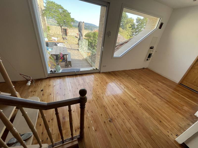 SNGA redonne vie a votre parquet grâce a son savoir faire sur Lyon, vienne, Bourgoing