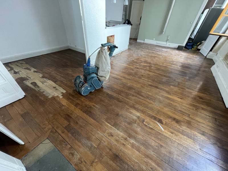 ponçage de parquet après intervention du menuisier