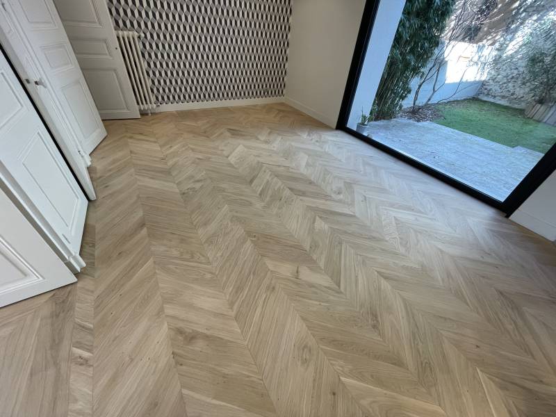 Confiez la rénovation de vos sols en bois à SNGA Lyon